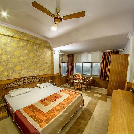 Hotel Solitaire Агра Екстериор снимка