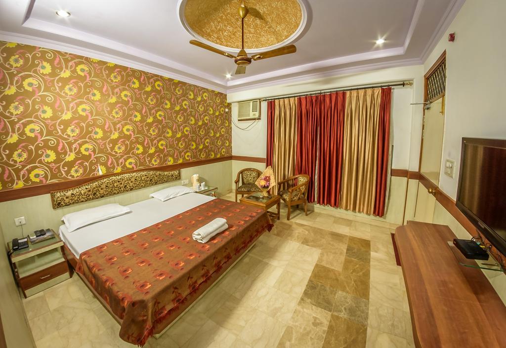 Hotel Solitaire Агра Екстериор снимка
