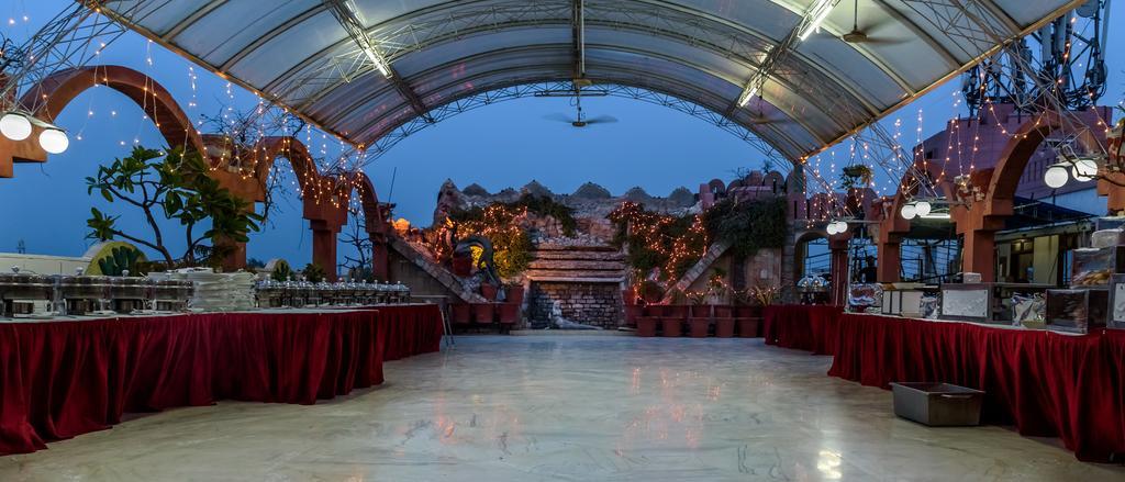 Hotel Solitaire Агра Екстериор снимка